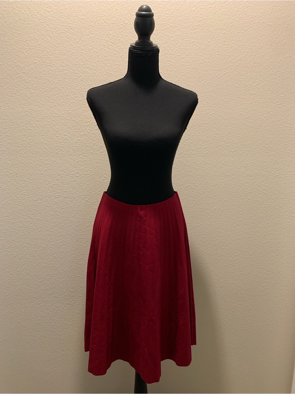 Talbots Deep Red Circle Skirt (Size 6P)